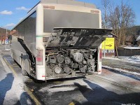 Požár autobusu ve Velkých Karlovicích