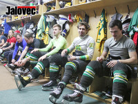 FOTOGALERIE: Hokejisté VHK se loučili s fanoušky na ledě