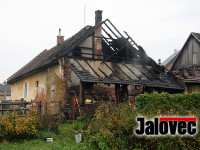 Dům v Poličné pohltily plameny